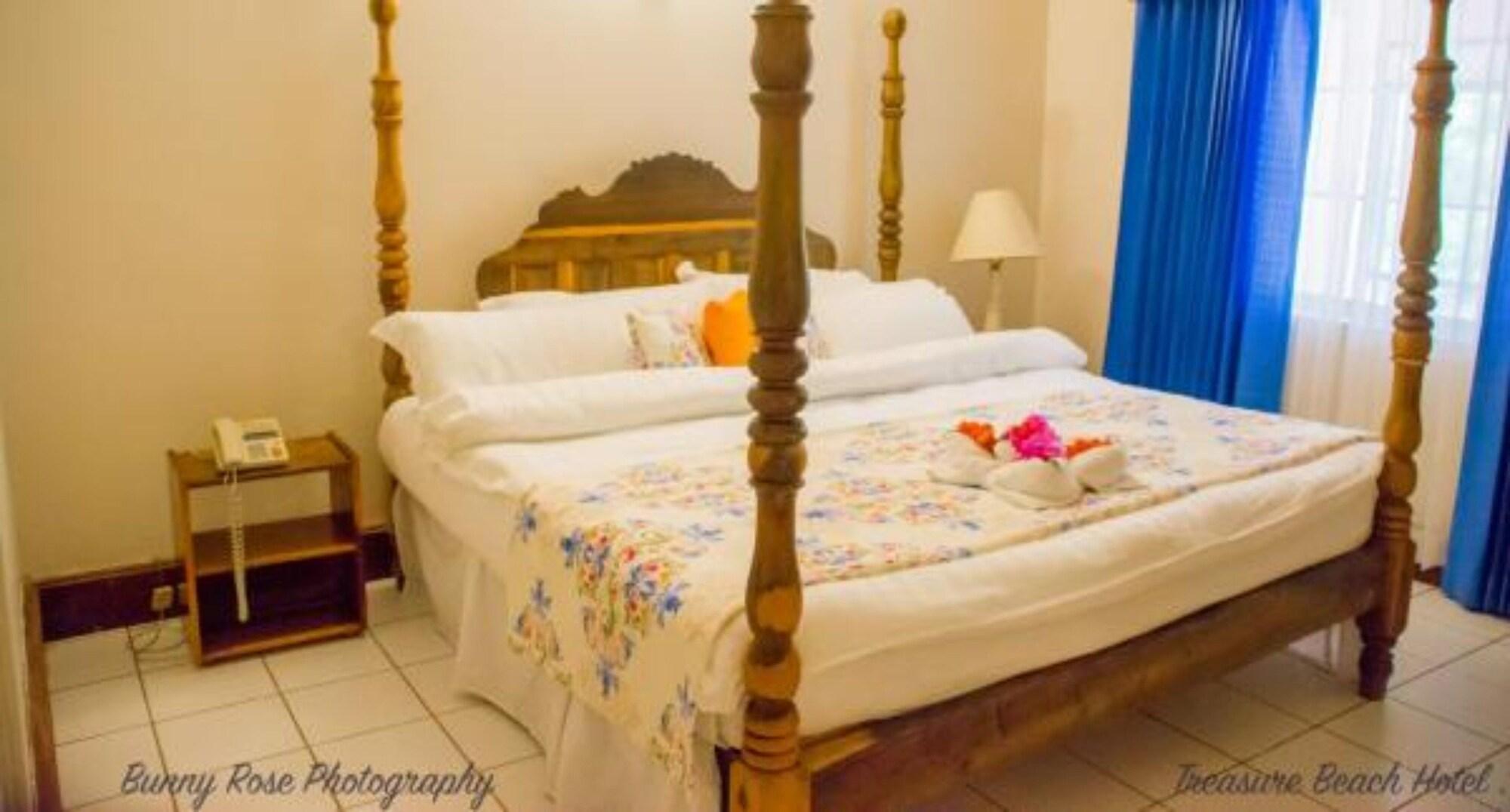 Treasure Beach Hotel エクステリア 写真