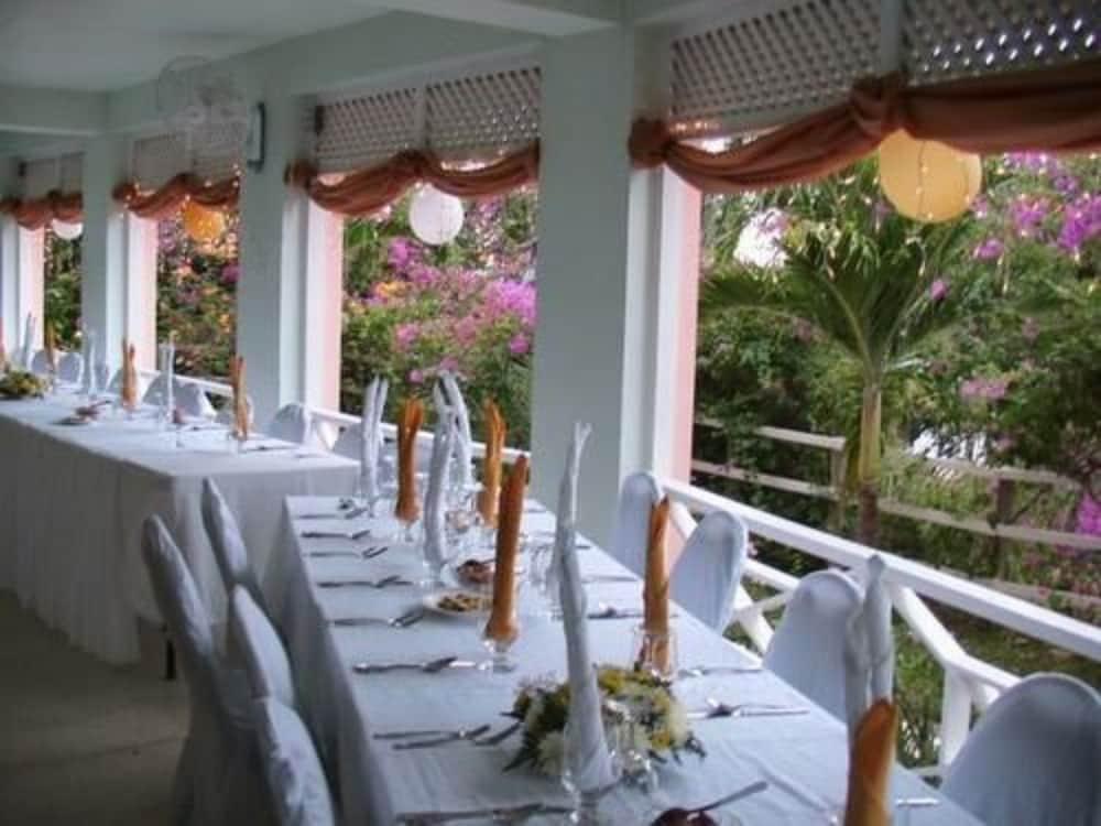 Treasure Beach Hotel エクステリア 写真