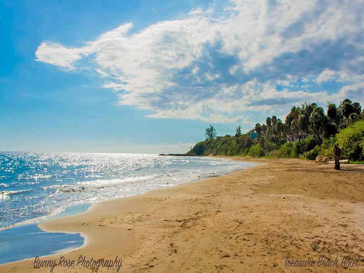 Treasure Beach Hotel エクステリア 写真